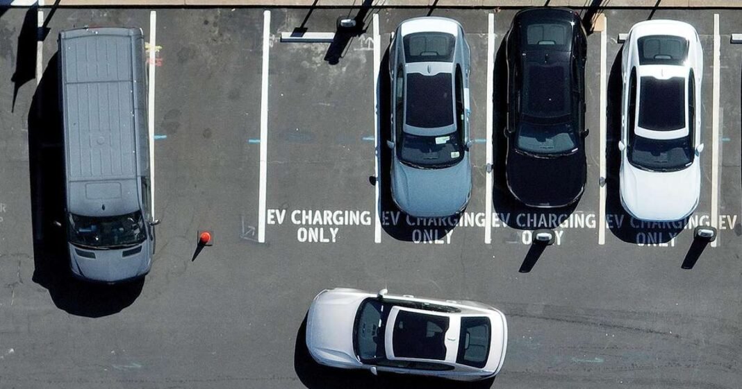 Charging Installations Drop as Trump Ramps Up Attacks on EVs