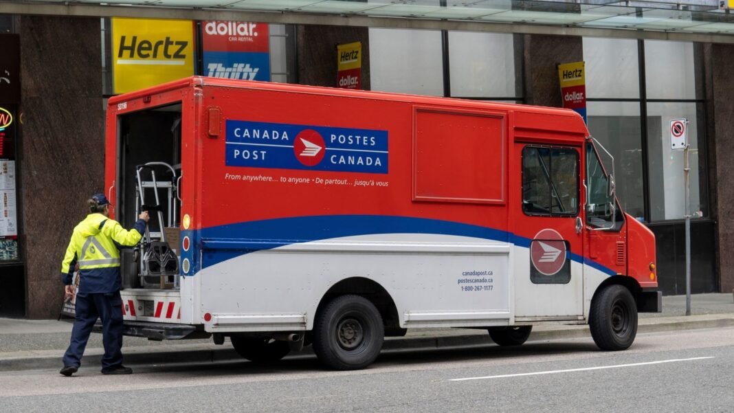 Small businesses at risk as Canada Post workers prepare to strike