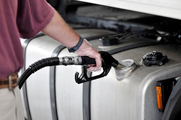 National diesel average increases after eight weeks of declines, reports EIA 