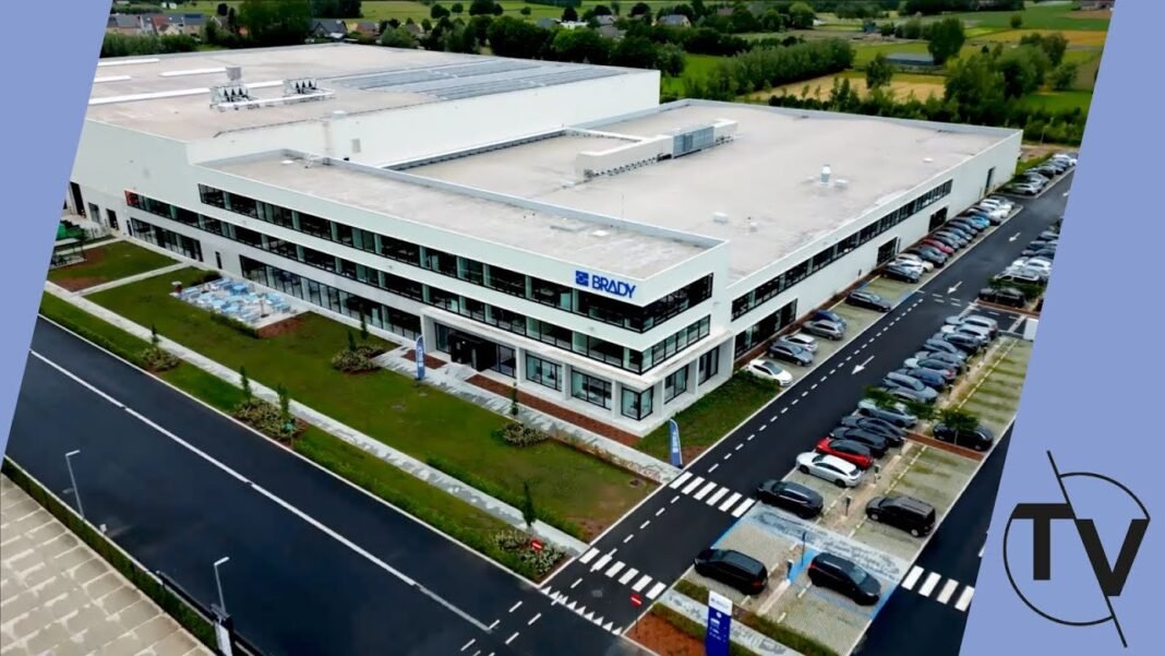 (Video) Brady is building the future in Zele

