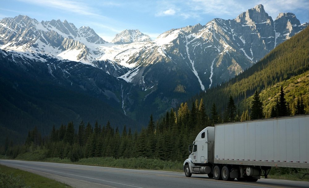 7 Must-Know Tips for Transporting Food Safely Across Borders