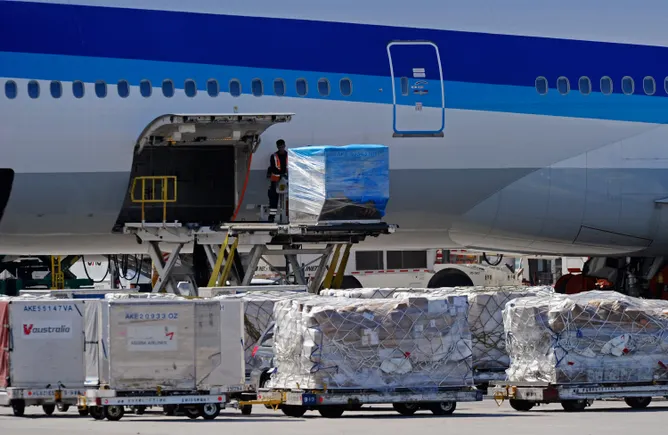 Air cargo prices lose more altitude in June