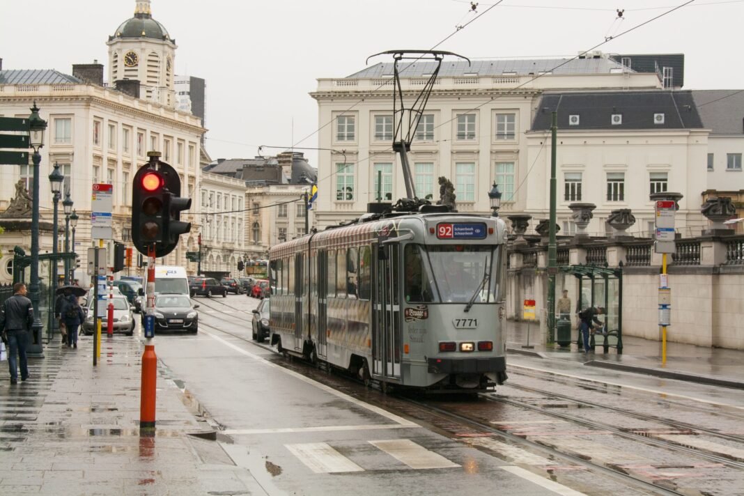 Brussels sees uptick in public transport use, decline in car ownership