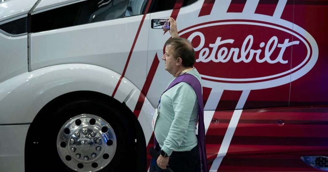 Kenworth, Peterbilt Maker Cuts 175 Jobs in Quebec, Union Says