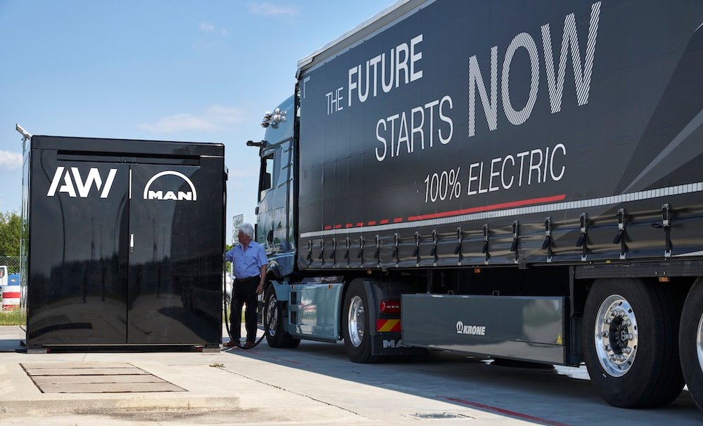 Smart Charging Cube: Exclusive offer for MAN customers