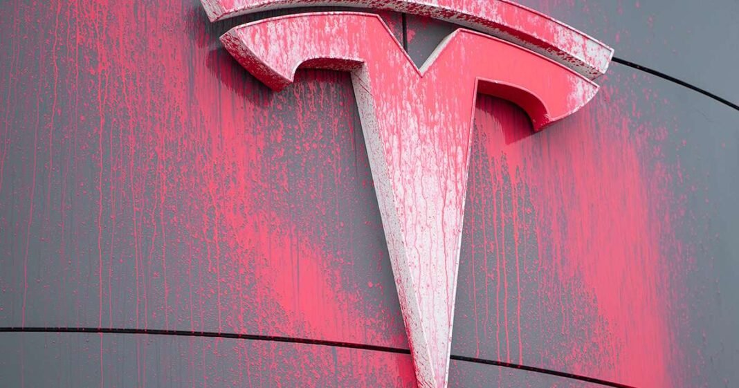Tesla Goes to Trial Over Fatal Autopilot Crash in Florida