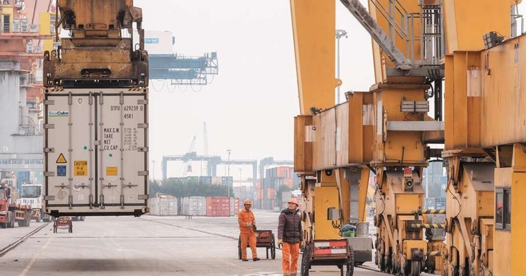 Trump Aims to Shut Loopholes China Uses to Evade Tariffs