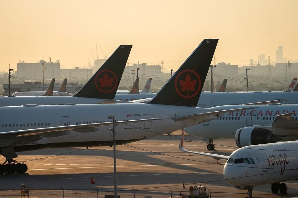 Air Canada Delays Resuming Flights as Strikers Defy Stop Order