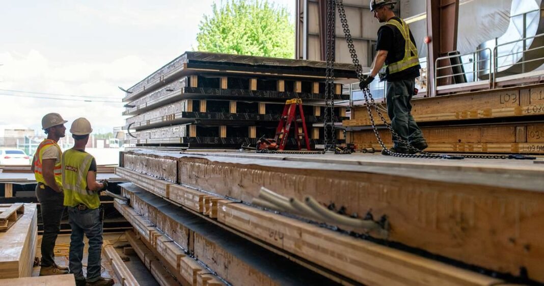 Canadian Firms Delay Passing Tariff Costs to Shoppers