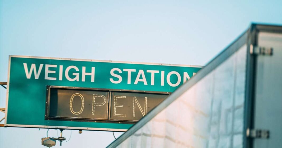 Florida Launches Immigration Checks at Weigh Stations