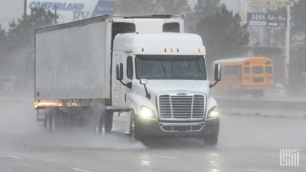 Freight shipment decline streak extends to 30 months, Cass says