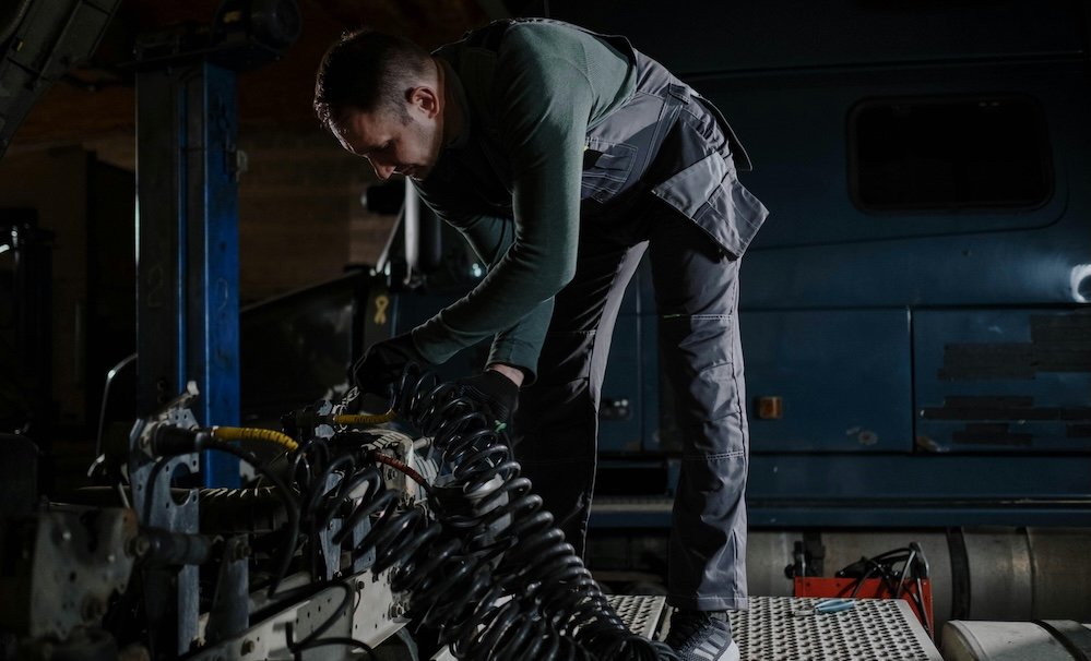 How Can Structured Training Influence Technician Retention Rates in Logistics?