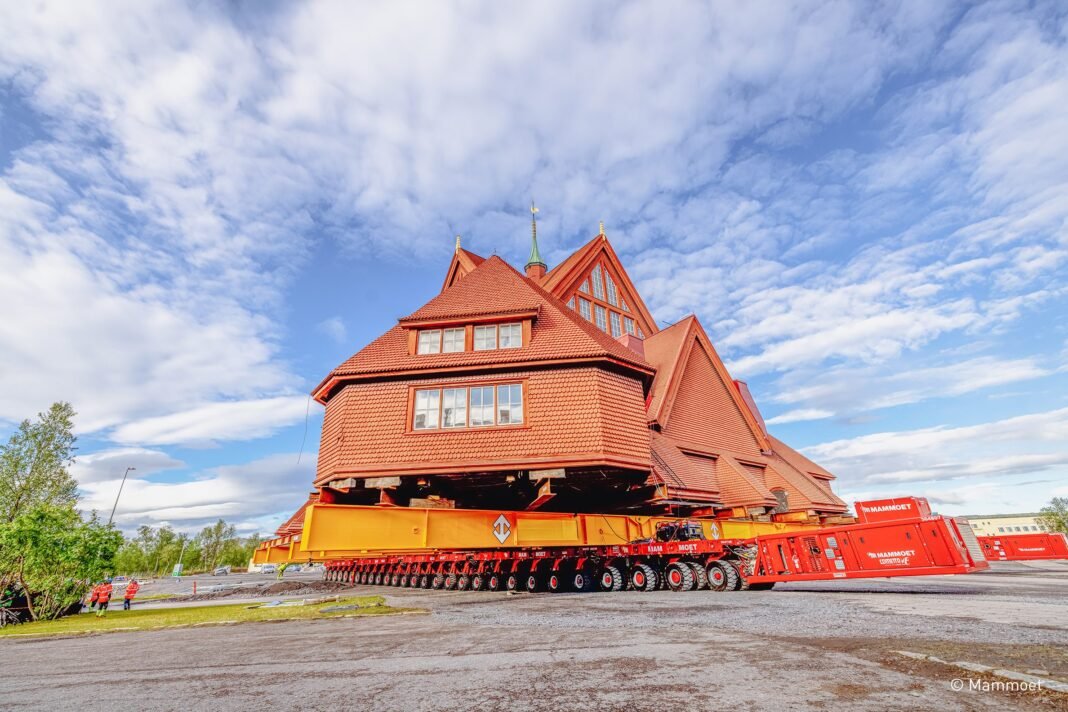 Mammoet moves historic church in Sweden
