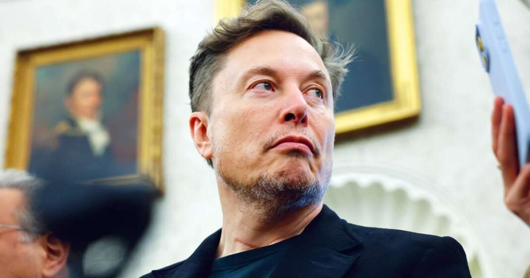 Musk Seeks Dismissal of Tesla Stock-Sale Suit