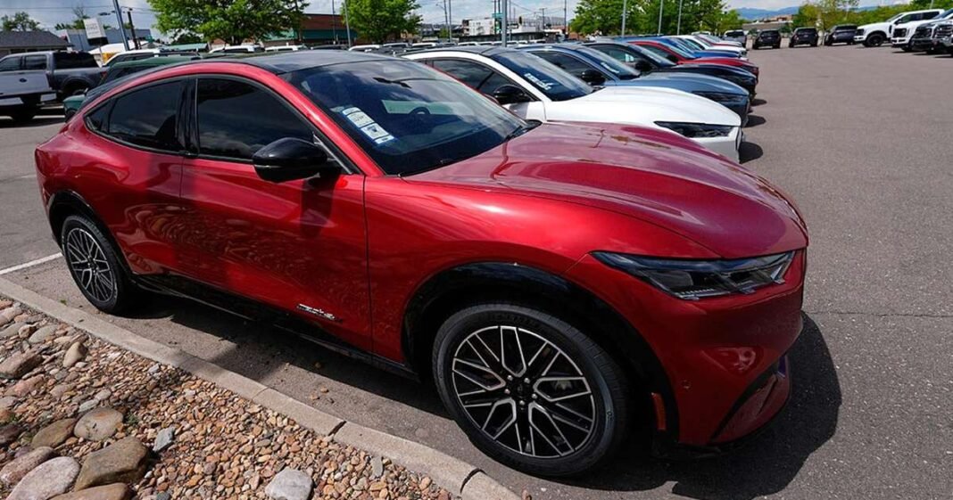 Retail Sales Rise in July on Rebounding Auto Sales