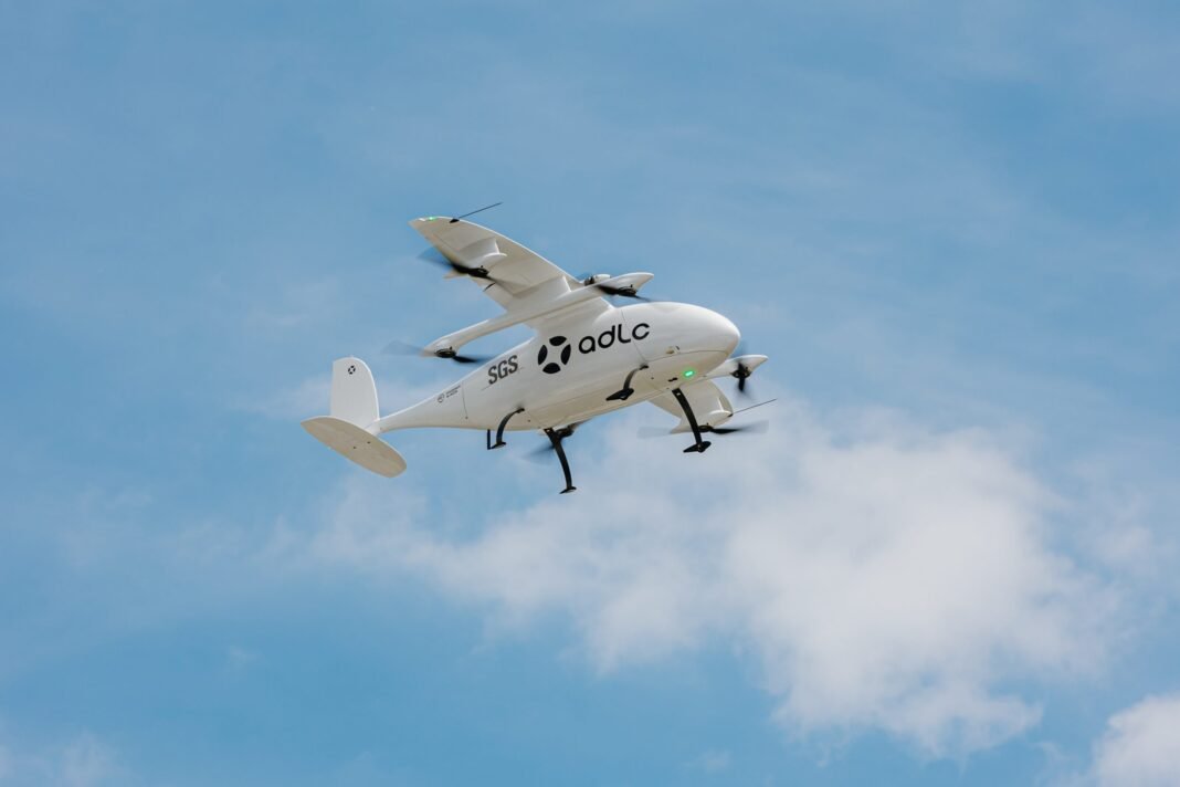 SGS Samplifly expands drone logistics to the entire port of Antwerp
