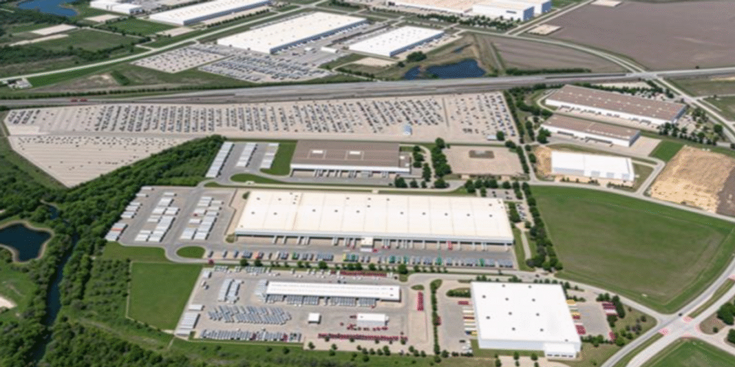 Stonepeak's Growth Spurt: Acquiring Two More DCs