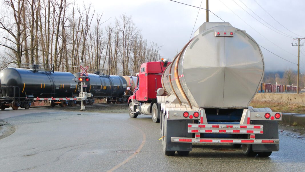 Trucking, railroads clash over plan to loosen grade-crossing rules