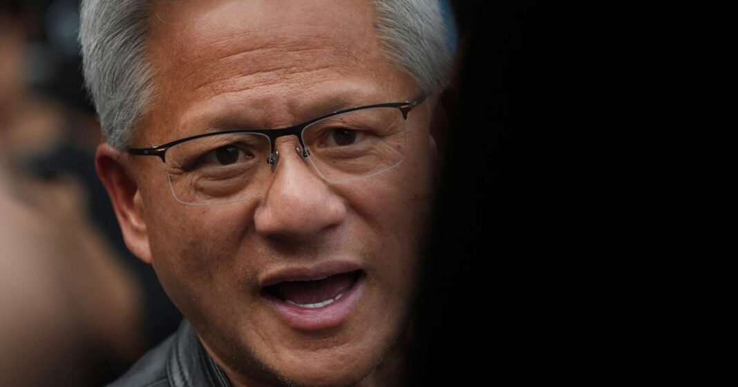 Trump Meets With Nvidia's Huang as Chip Tariffs Loom