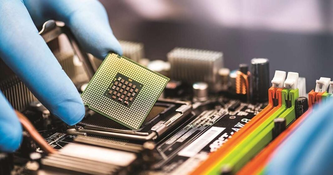 Trump Says Semiconductor Tariffs Could Reach 300%