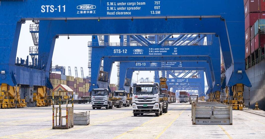 Trump Says US to Hike India’s Tariffs Over Russian Oil Buys