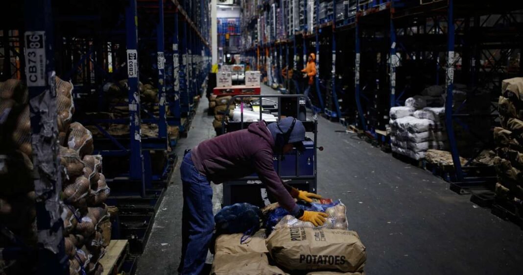 US Foods Calls for Talks After Performance Food Snubs Merger