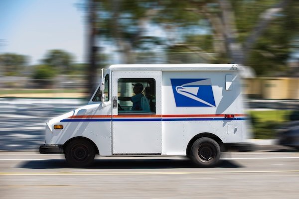 USPS sees a $3.1 billion quarterly fiscal third quarter loss 