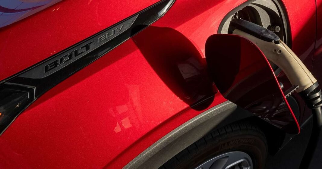 Automakers Push Trump to Weaken Biden Emissions Rules