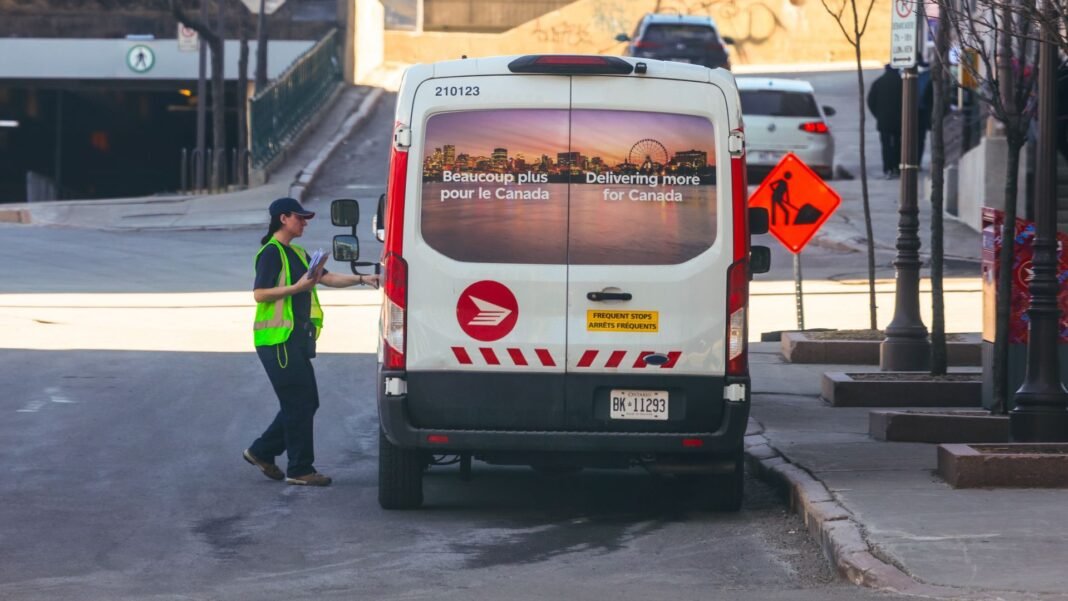 Canada Post and union contract divide widens
