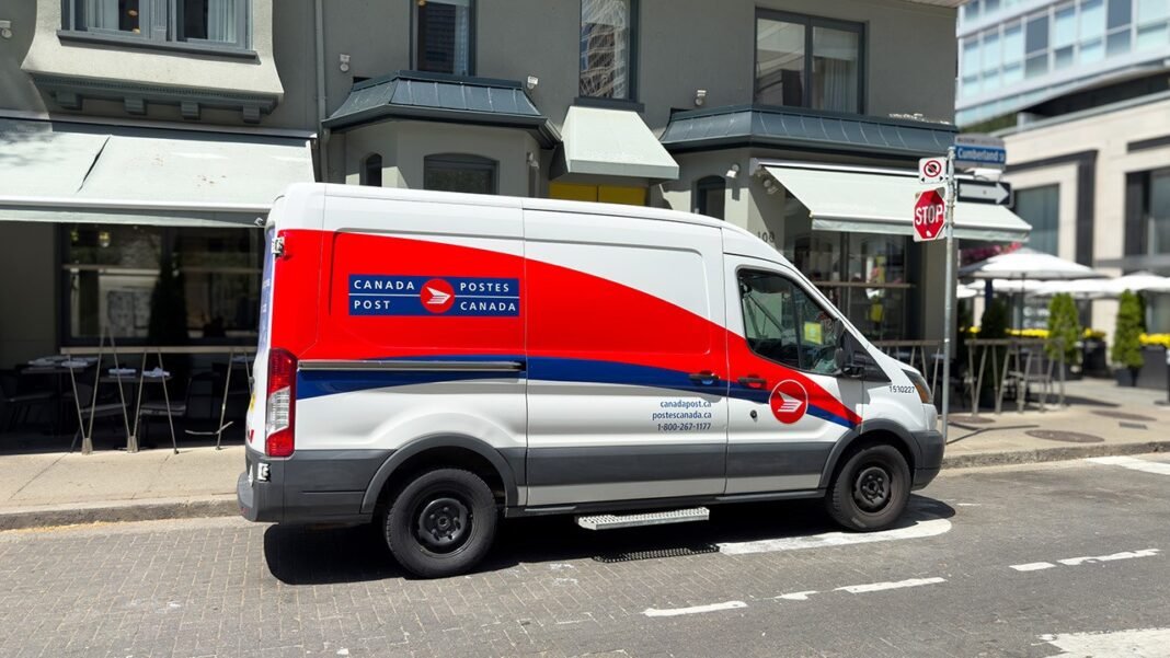 Canada Post letter carriers refuse to deliver direct marketing mail