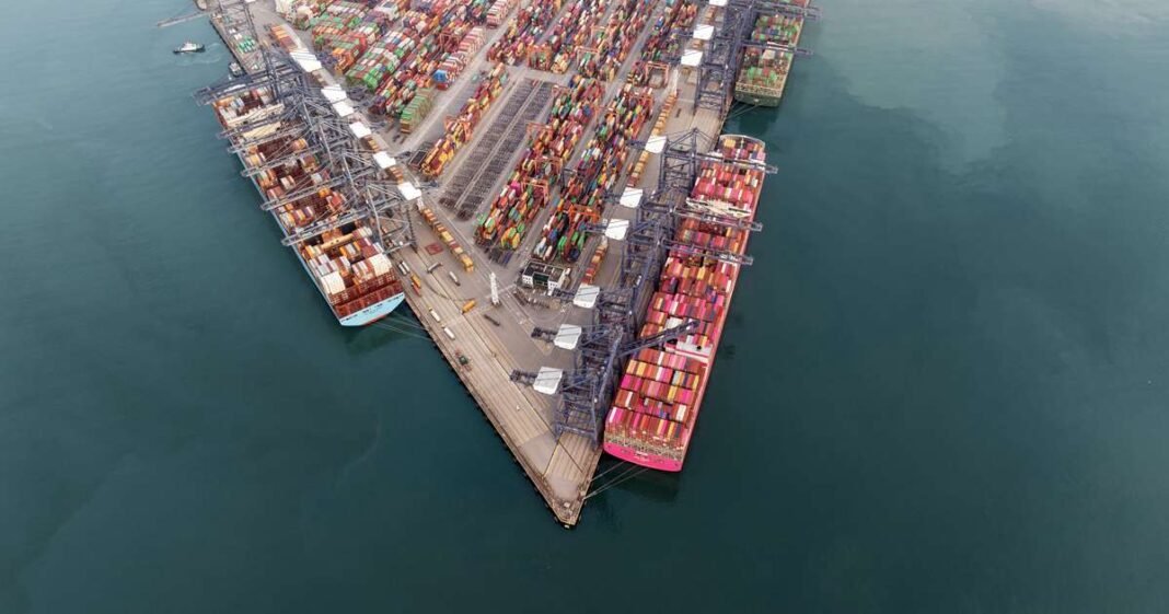 China’s Export Growth Hits 6-Month Low in August