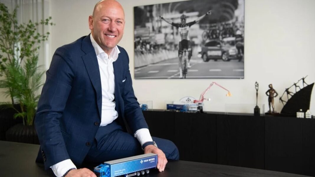 Jo van Moer immortalized in Gallery of the Prominents
