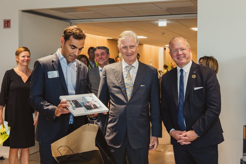 King Filip visits Volvo factory in Ghent
