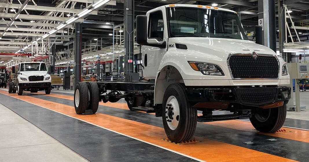 Medium-Duty Truck Sales Drop Nearly 30% in August