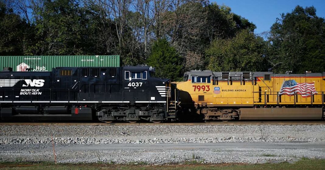 Trump, Union Pacific CEO Discuss Norfolk Southern Acquisition