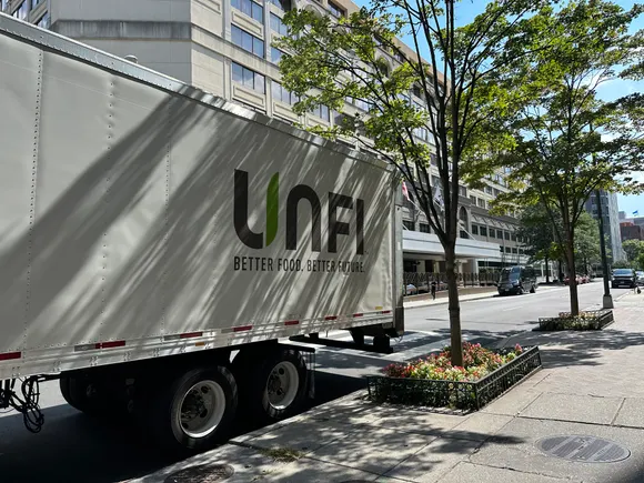 UNFI opens robotic distribution center in Florida