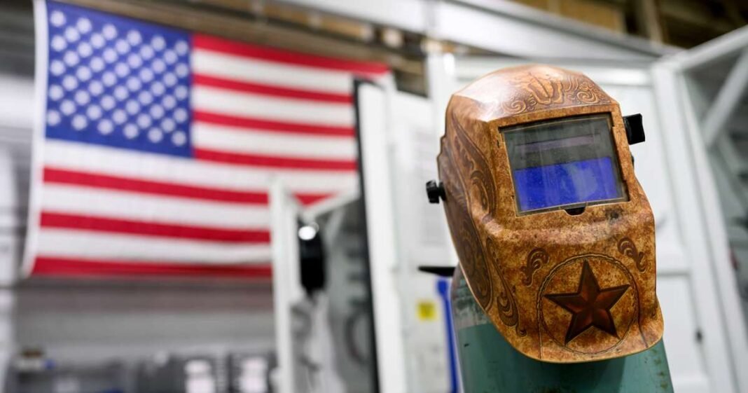 US Factory Activity Shrinks for Sixth Straight Month