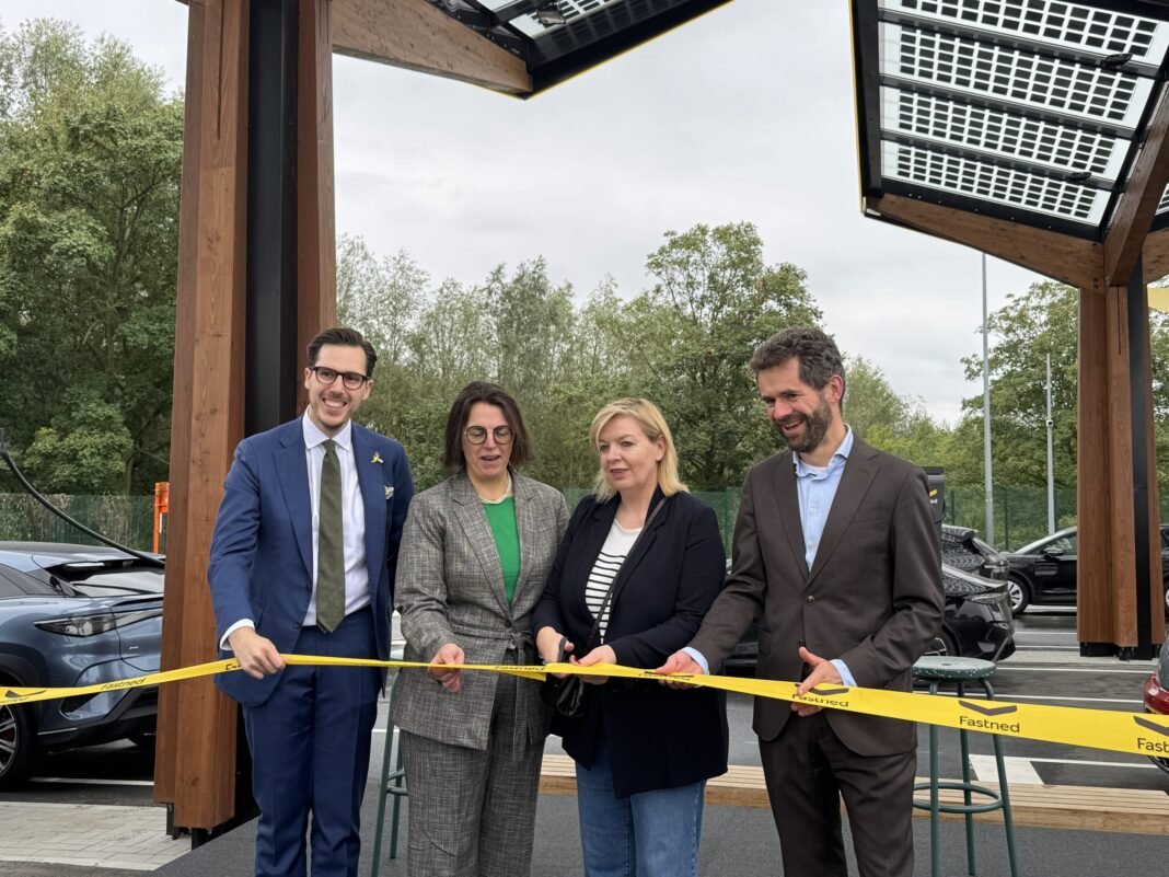 (Video) Fastned opens four fast chargers for e-trucks in Gentbrugge
