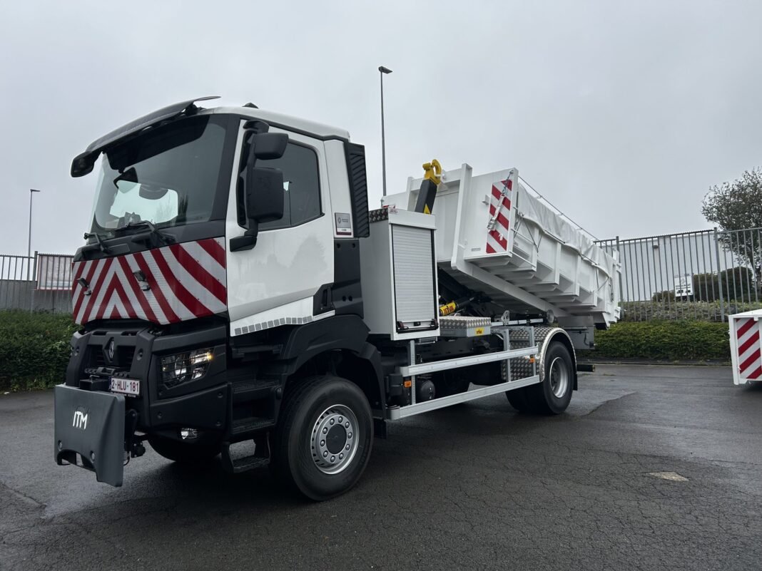 A new Renault Trucks K P4x4 for the municipality of Trooz
