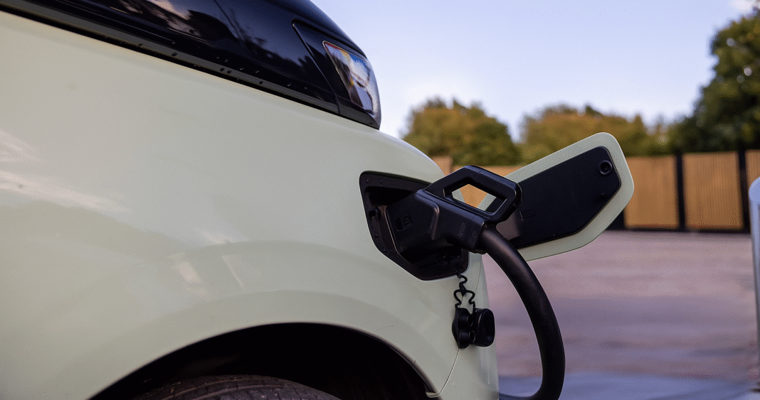 Farizon partners with ChargePoint and Hypervolt