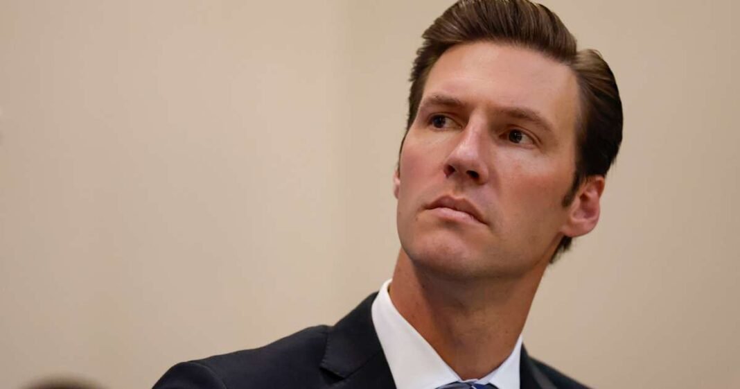 House Bill Seeks National English Test for Truck Drivers