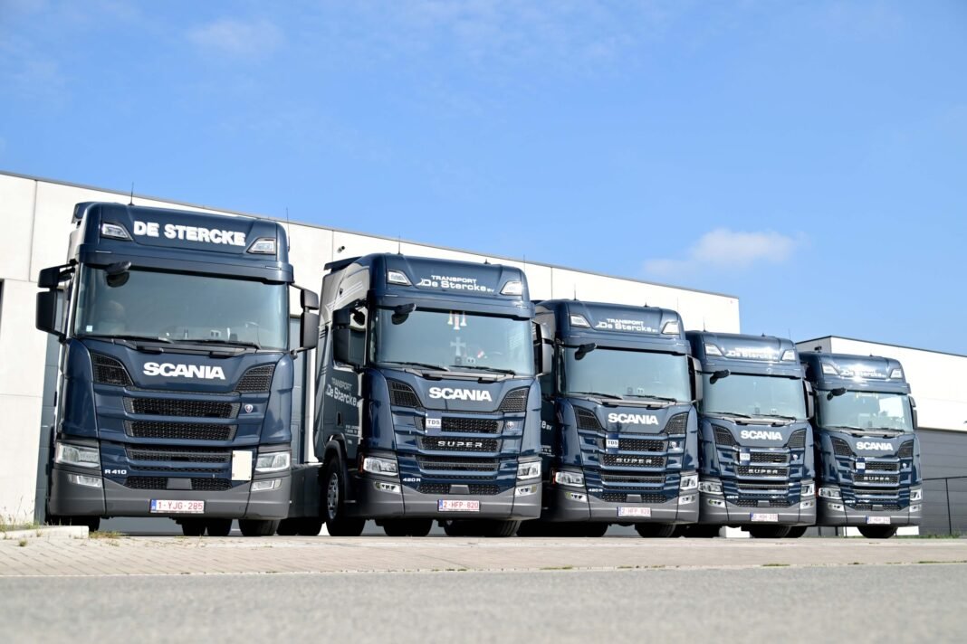 Transport De Stercke celebrates its 25th anniversary with five new Scanias
