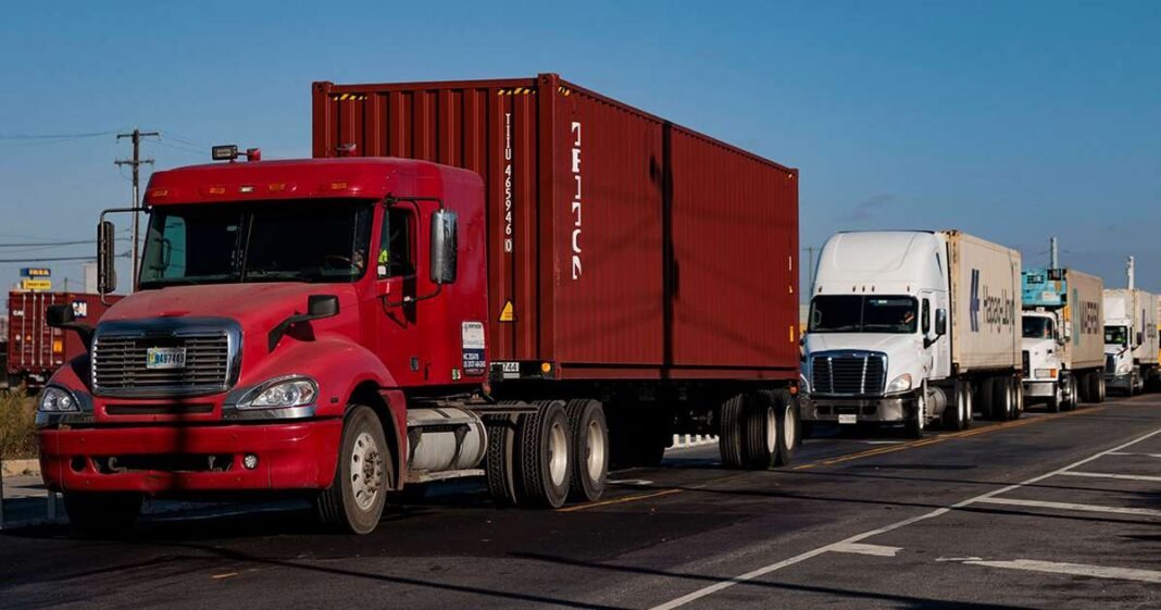 Trump Delays US Tariffs on Heavy Truck Imports to Nov. 1