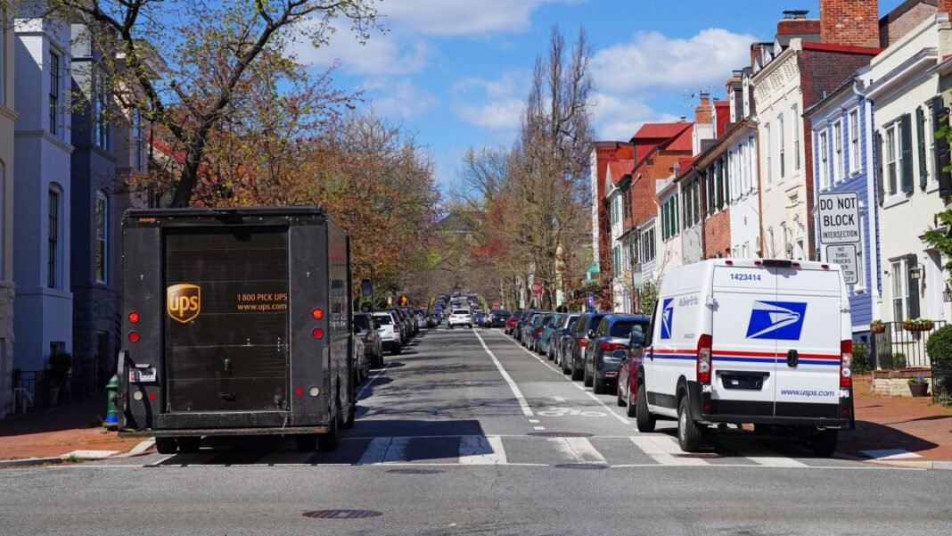 UPS, Postal Service to reunite for delivery of low-budget shipments