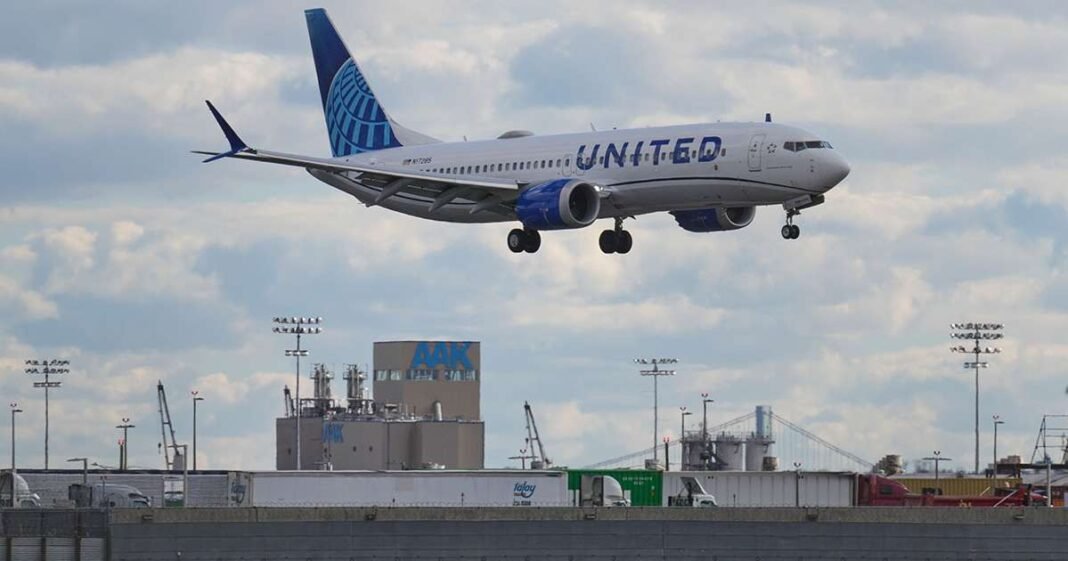 Flight Cancellations Ramp Up as Airlines Comply With FAA Order