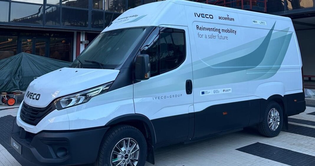 IVECO Advances Smart and Safe Road Mobility through V2X Technology