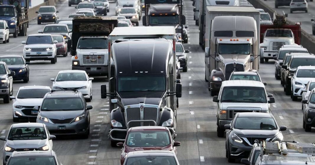 Illinois Lawmakers Approve 30% Truck Toll Hike