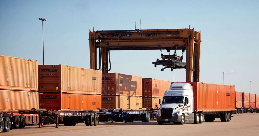 Schneider Launches Fast Track Intermodal Service
