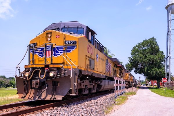 Union Pacific and Norfolk Southern shareholders overwhelmingly back proposed coast-to-coast rail merger