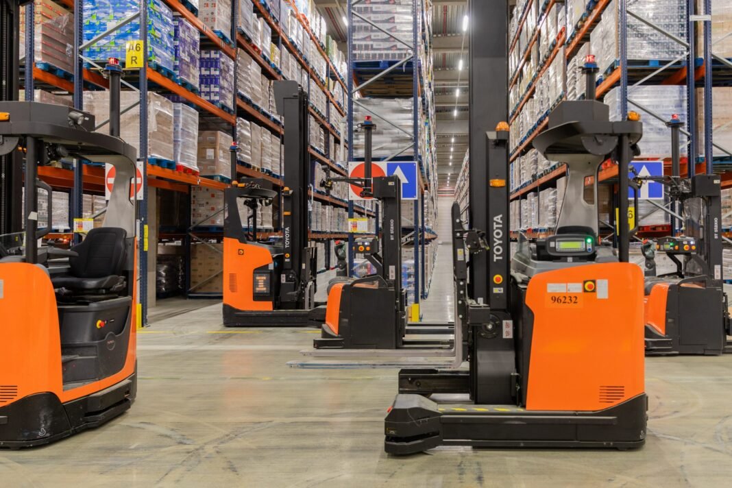 Distrilog: “Introduction of AGVs as a sustainable solution for the shortage on the labor market”
